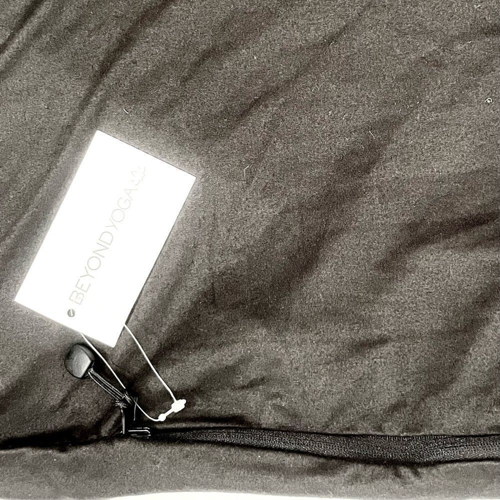Beyond Yoga Pocket Infinity Scarf - Picture 4 of 4